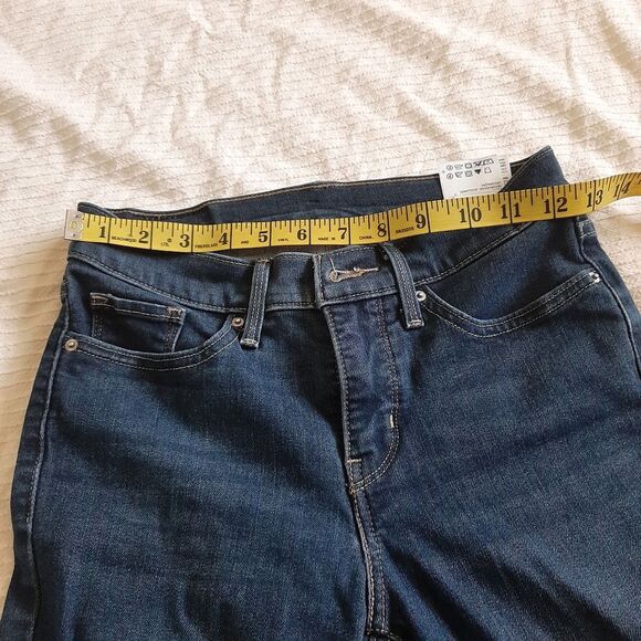 LEVI's Skinny Jean Denim Stretchable size 26 - Picture 5 of 9